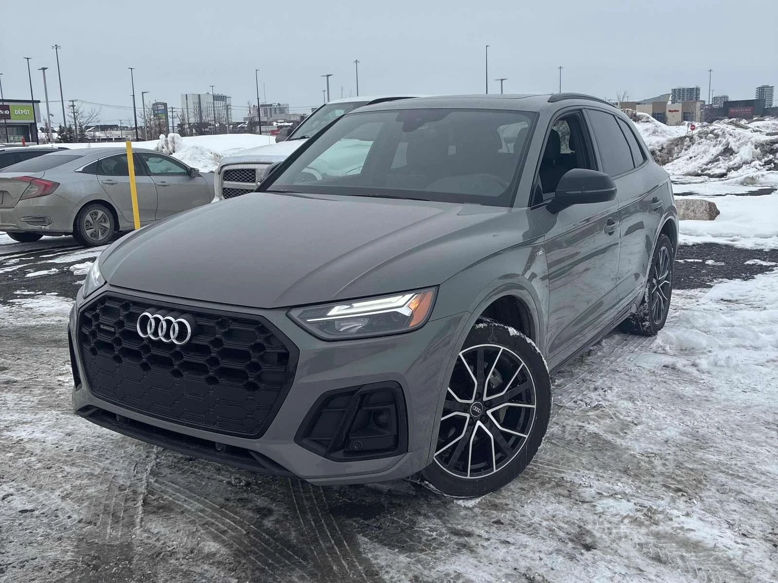 Audi Q5 2.0TFSI Progressiv S-line Quattro BlackOptics