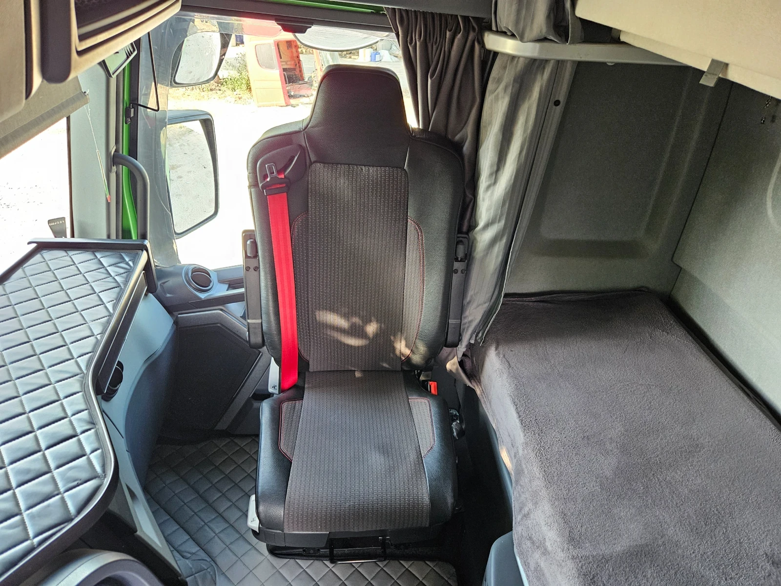 Renault T  - изображение 10