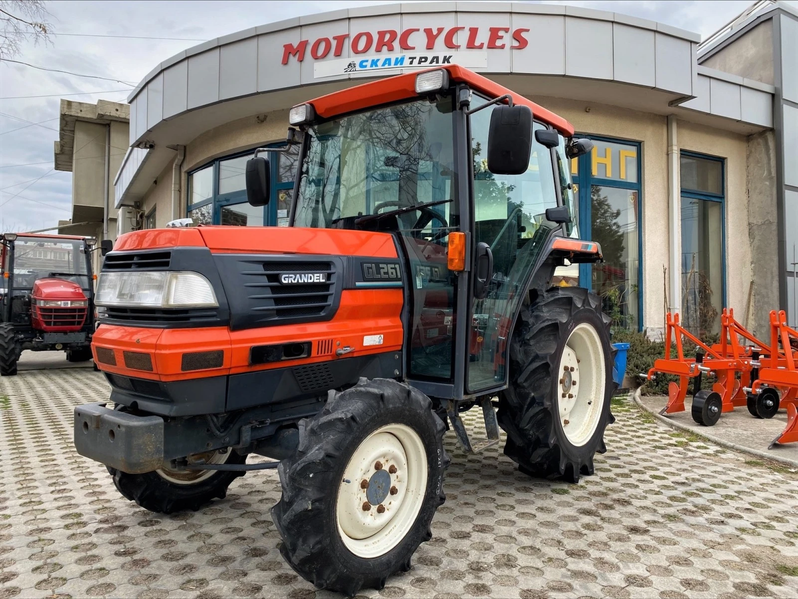 Трактор Kubota Скайтрак-Хасково, снимка 1