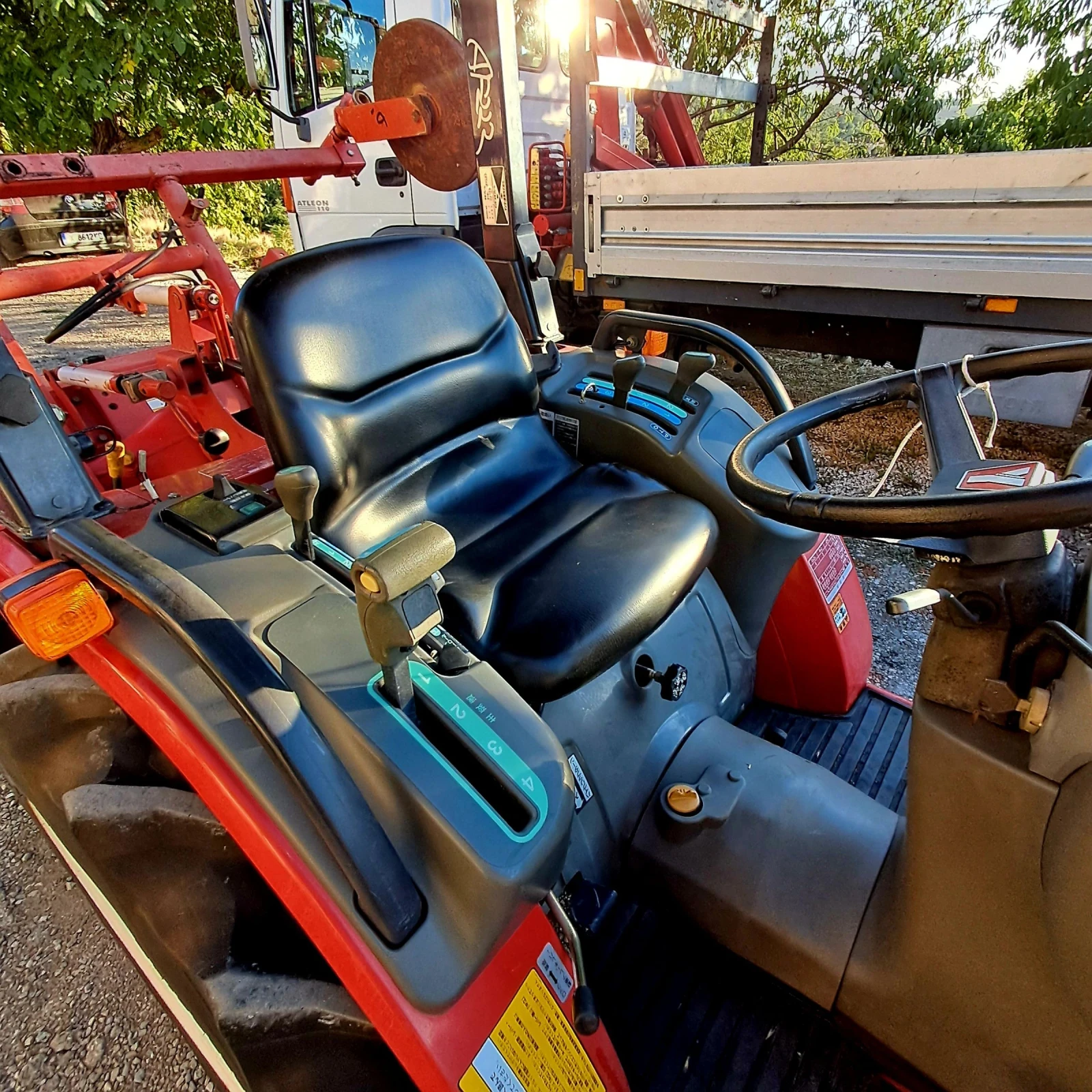 Трактор Yanmar AF222 с фреза и плуг  - изображение 6