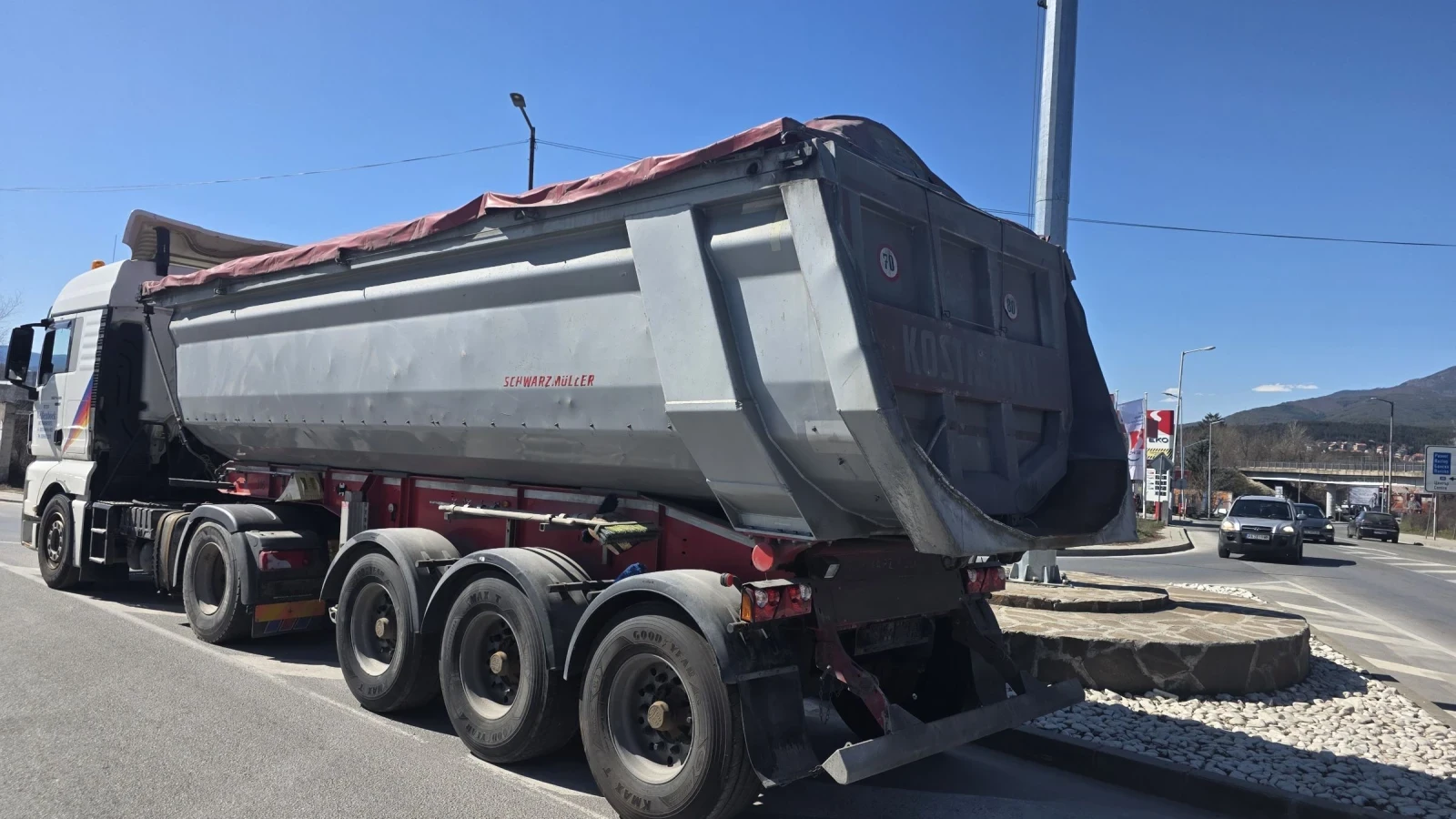 Полуремарке Schwarzmuller 28 куб.см., снимка 3 - Ремаркета - 53813163