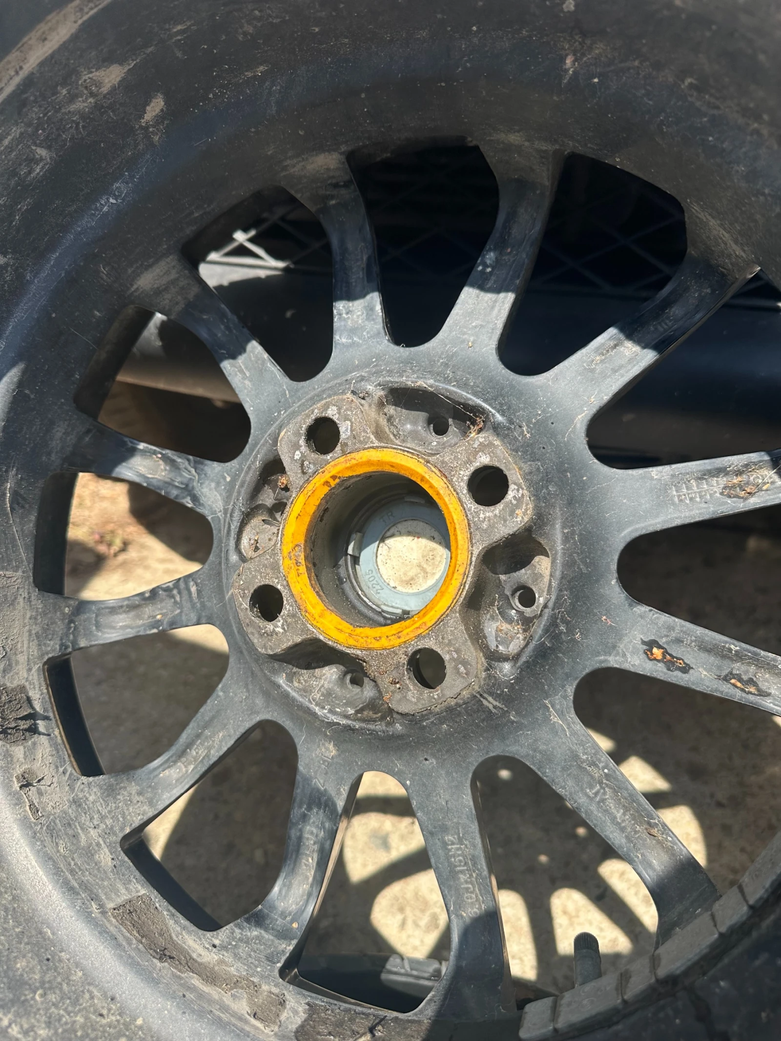 Гуми с джанти Vredestein 195/65R15, снимка 2 - Гуми и джанти - 55899931