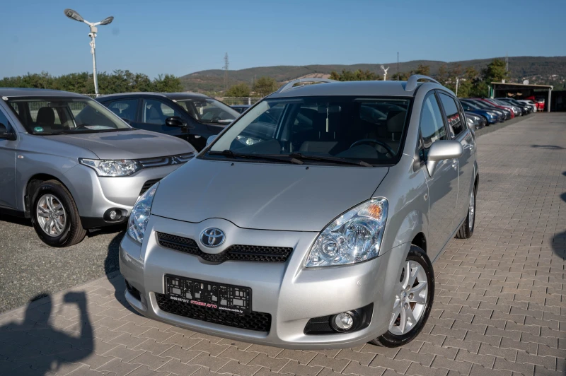 Toyota Corolla verso 1.6i* 2008g* фейс, снимка 1 - Автомобили и джипове - 47382735