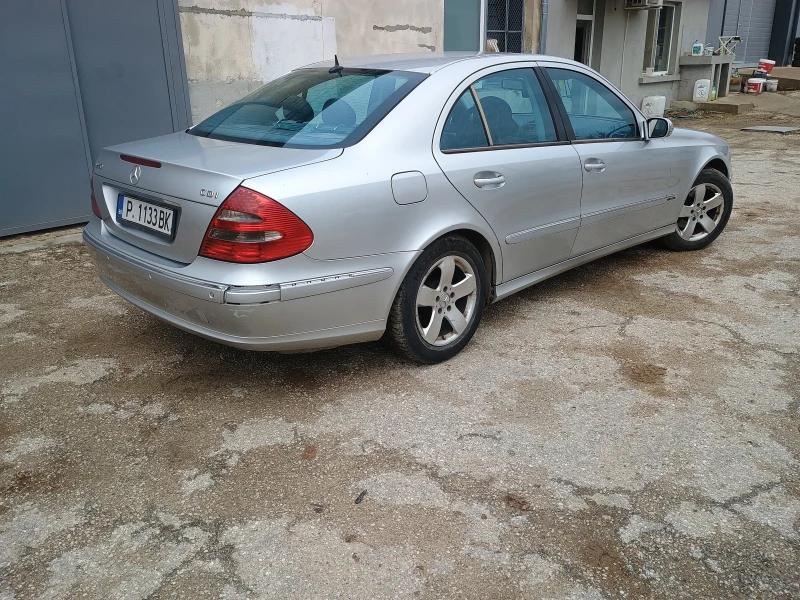 Mercedes-Benz E 270, снимка 3 - Автомобили и джипове - 48357031