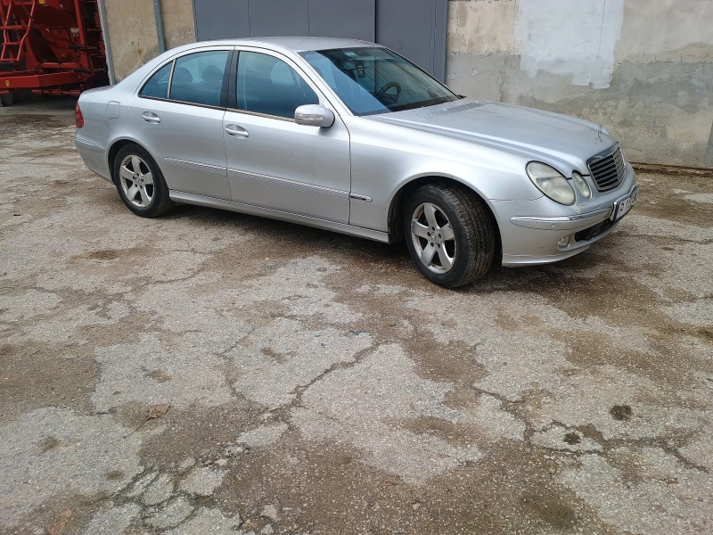 Mercedes-Benz E 270, снимка 2 - Автомобили и джипове - 48357031