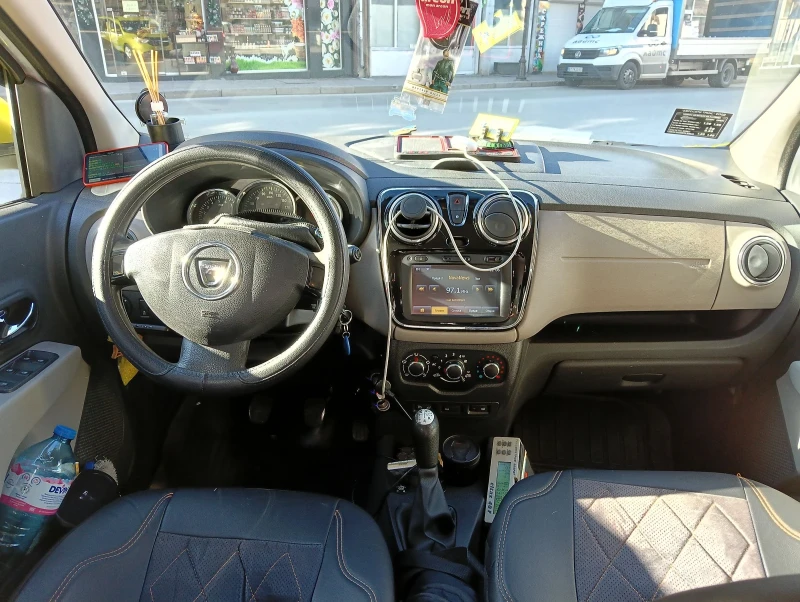 Dacia Lodgy, снимка 7 - Автомобили и джипове - 48364961