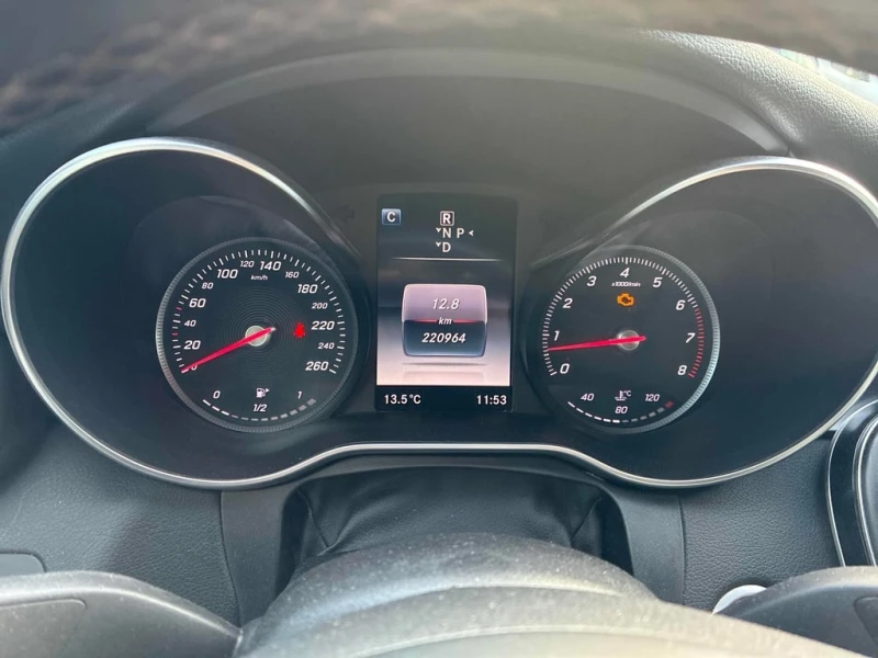 Mercedes-Benz C 300 2015 4МАTIC * ГЛАВНО ПРЕДСТАВИТЕЛСТВО НА MERCEDES*, снимка 8 - Автомобили и джипове - 52795860