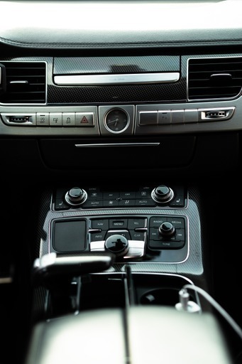 Audi S8, снимка 12 - Автомобили и джипове - 45527203