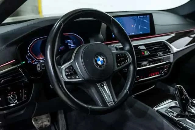BMW 540 * ДИСТРОНИК* М-СПОРТ* ШИБЕДАХ* HARMAN KARDON* , снимка 14 - Автомобили и джипове - 53778210