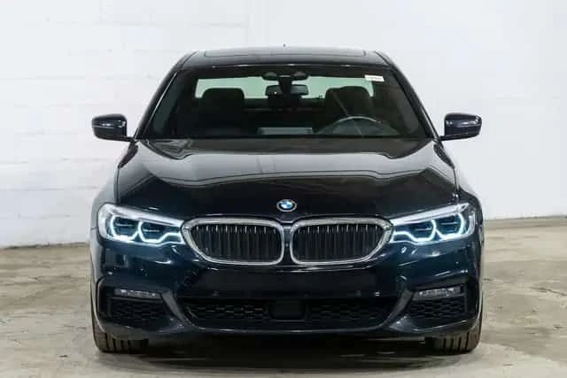 BMW 540 * ДИСТРОНИК* М-СПОРТ* ШИБЕДАХ* HARMAN KARDON* , снимка 2 - Автомобили и джипове - 53778210