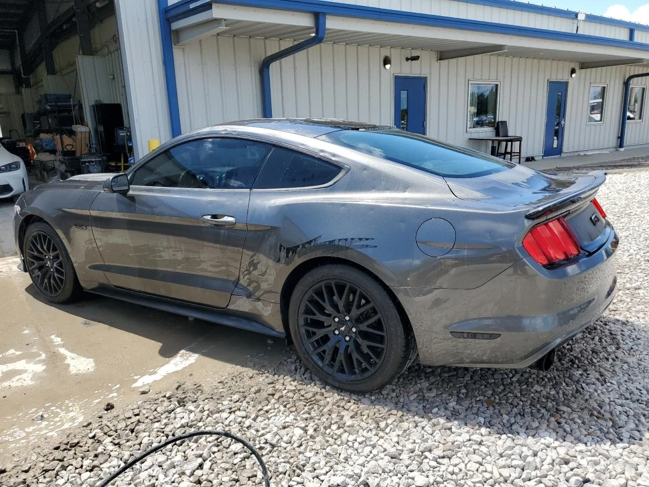Ford Mustang  - изображение 4