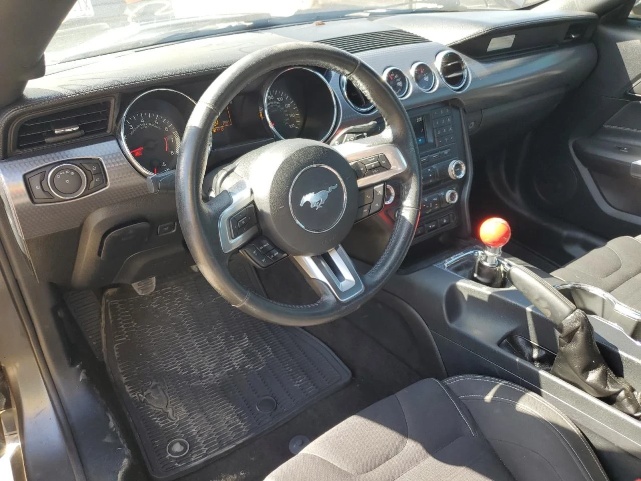 Ford Mustang  - изображение 8