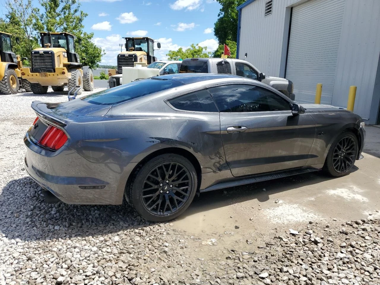 Ford Mustang  - изображение 6