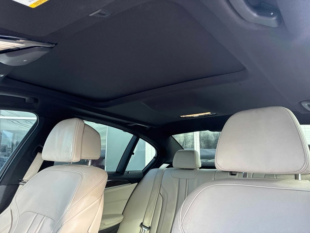 BMW 550 * M550i xDrive * CARFAX * БЕЗ ПЪРВОНАЧАЛНА ВНОСКА - изображение 9