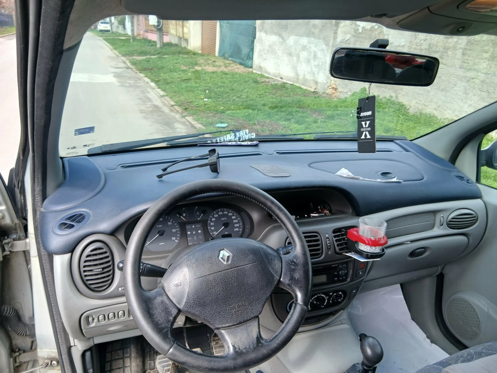 Renault Scenic, снимка 11 - Автомобили и джипове - 54098892