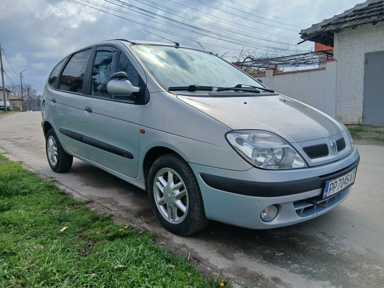 Renault Scenic, снимка 13 - Автомобили и джипове - 54098892