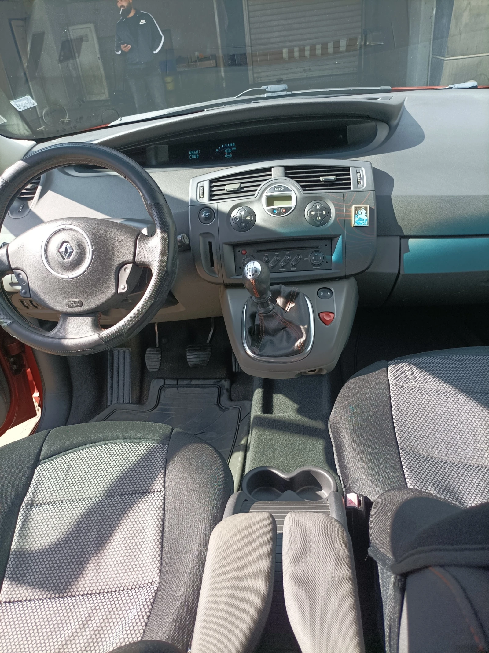 Renault Scenic Conquest, снимка 10 - Автомобили и джипове - 54563912