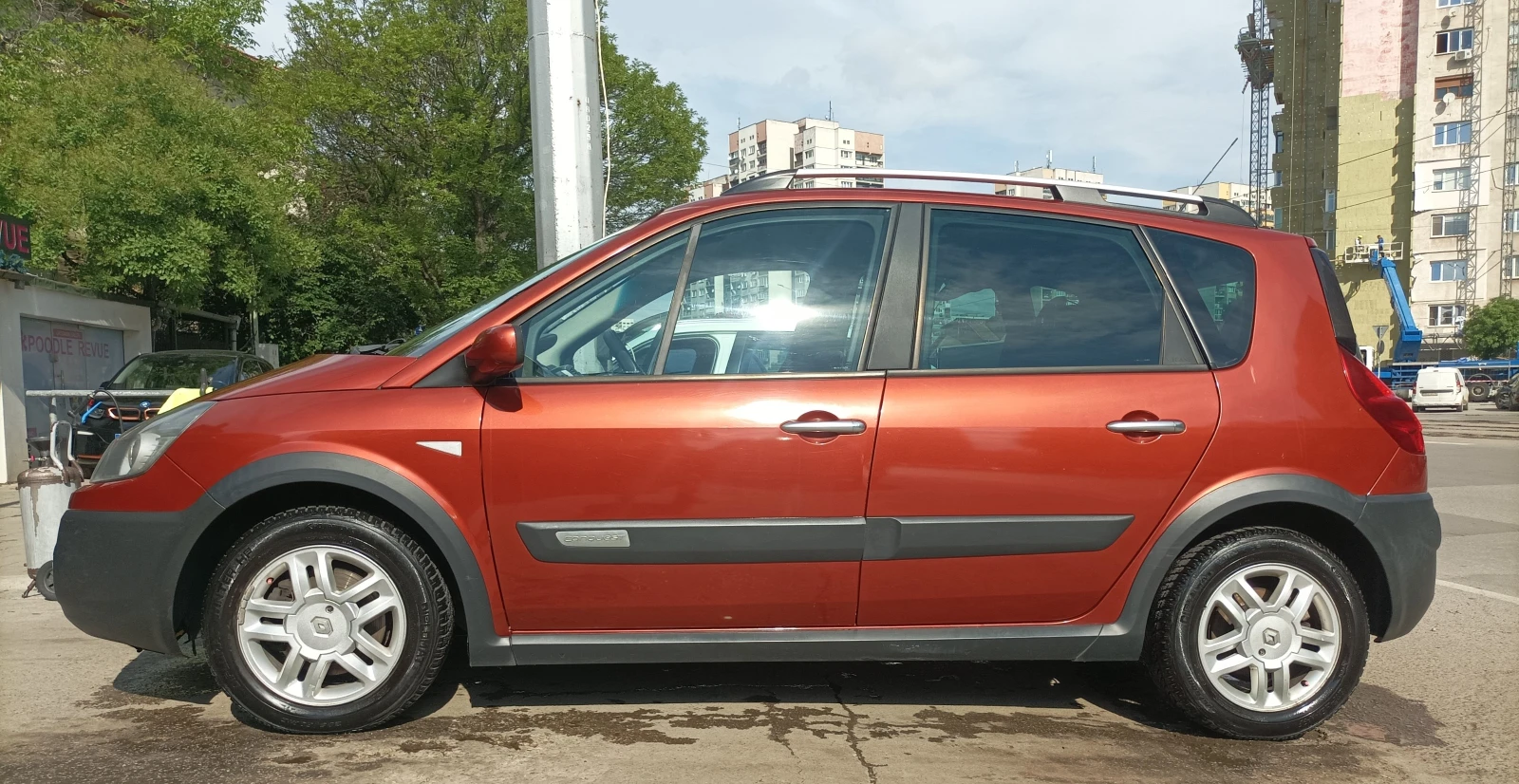 Renault Scenic Conquest, снимка 2 - Автомобили и джипове - 54563912