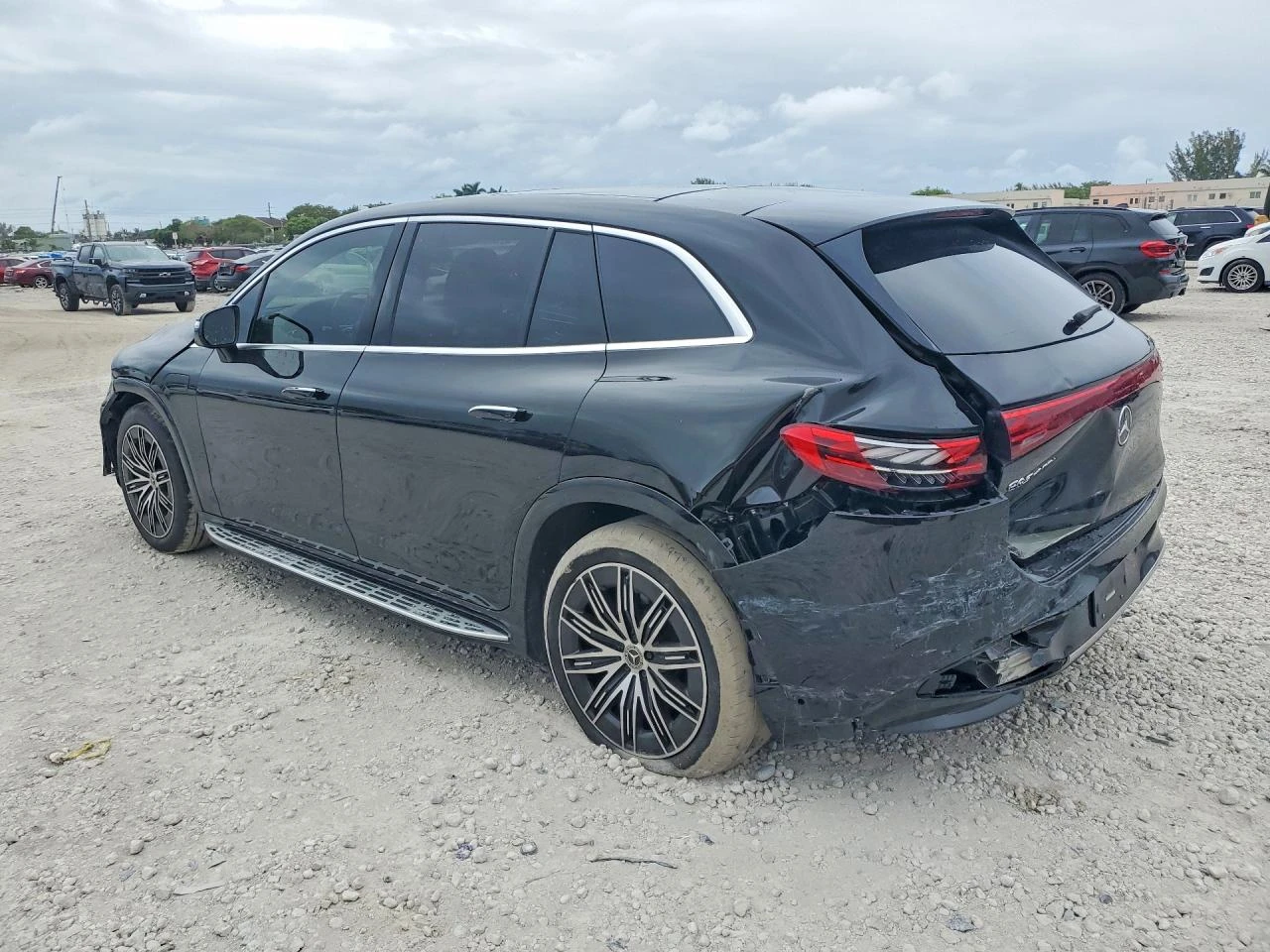 Mercedes-Benz EQS Suv 450+ , снимка 2 - Автомобили и джипове - 54654537