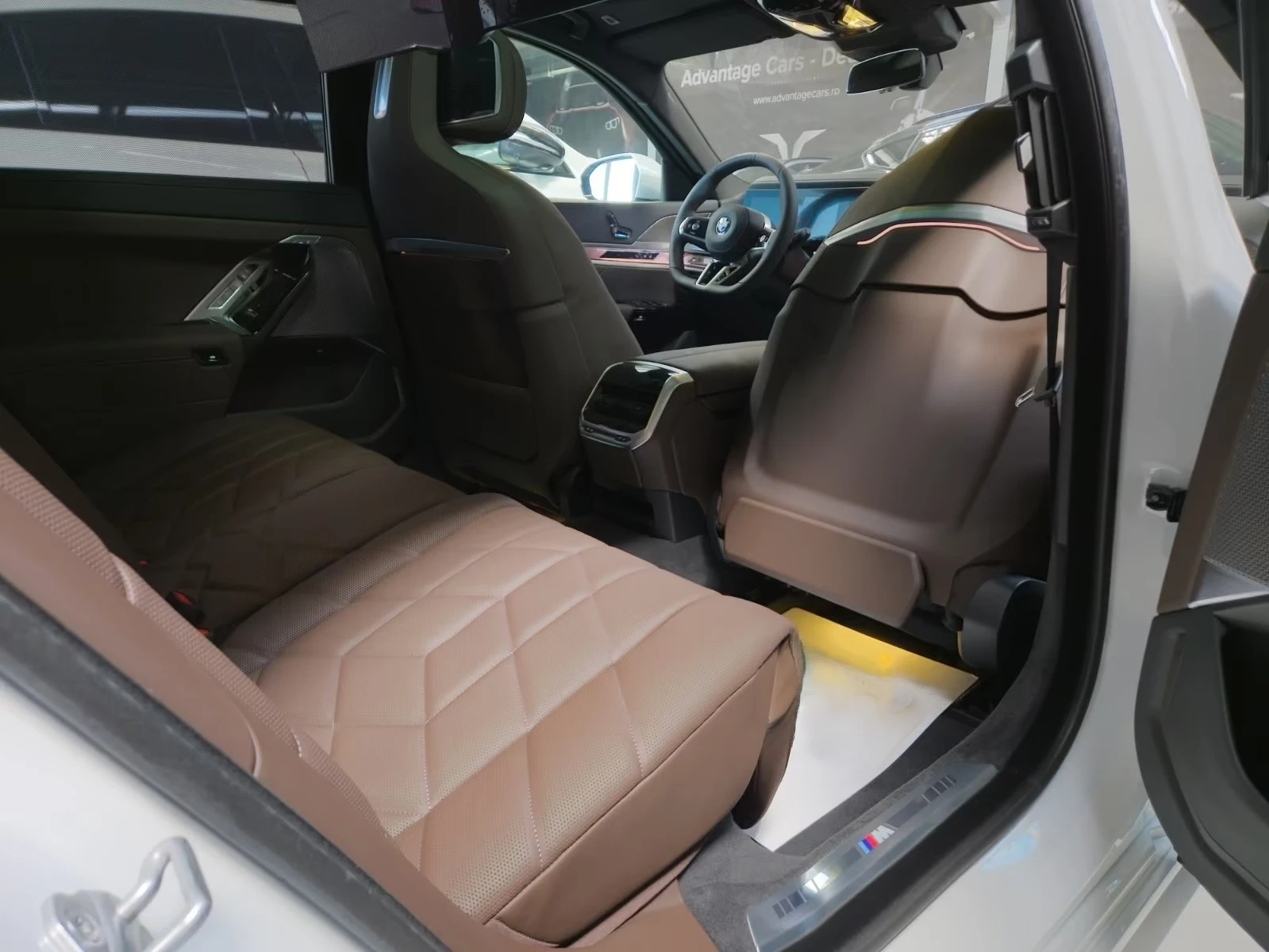 BMW 740 D/M-Sport/Individual/Sky Lounge, снимка 7 - Автомобили и джипове - 55190541