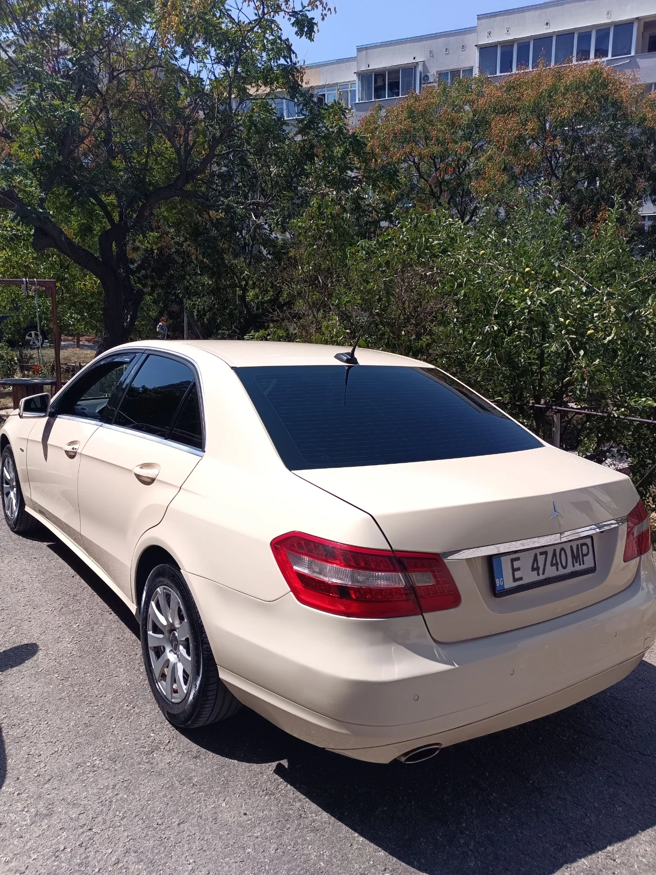 Mercedes-Benz E 200 NGT, снимка 3 - Автомобили и джипове - 55690495