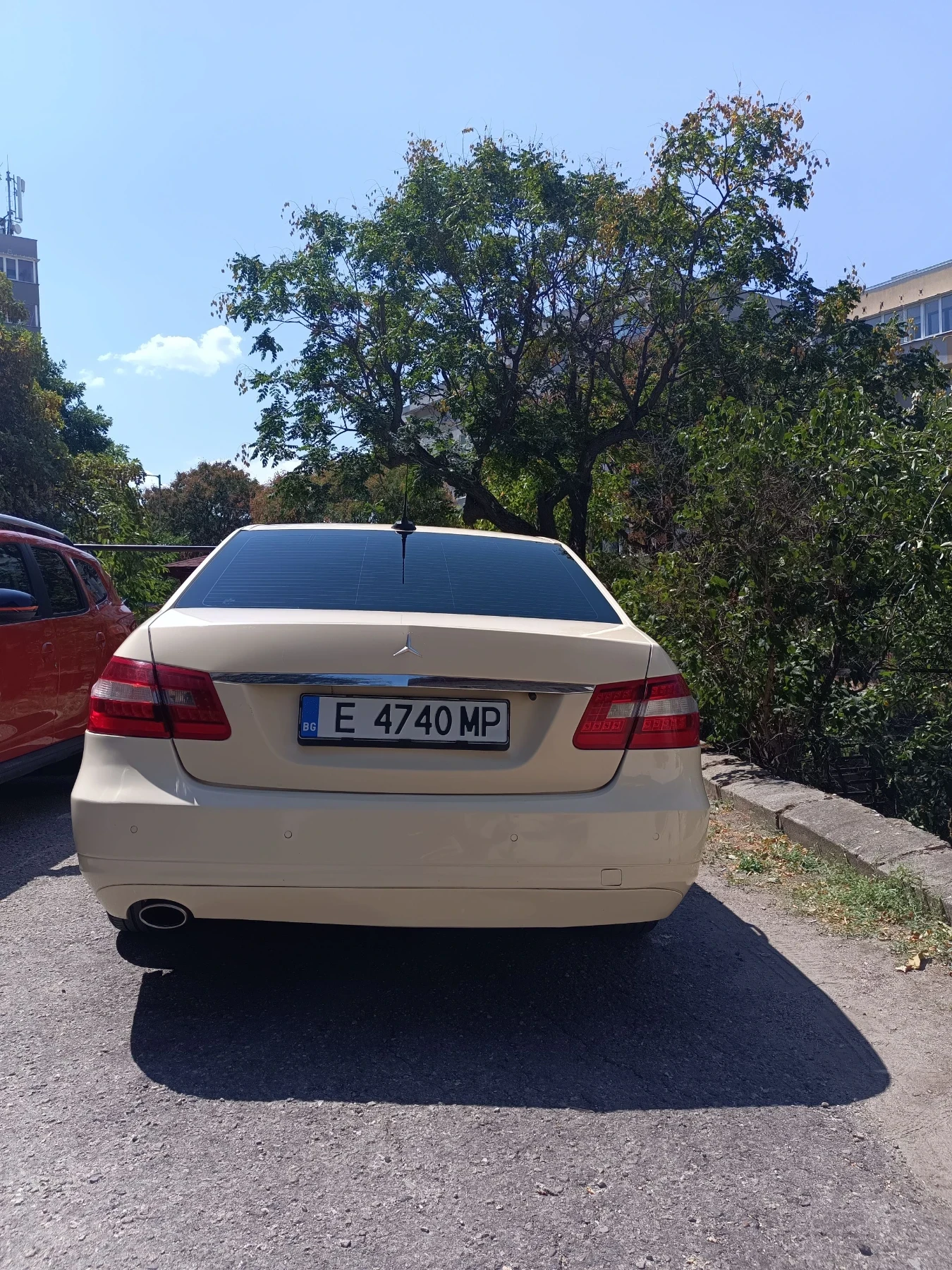 Mercedes-Benz E 200 NGT, снимка 4 - Автомобили и джипове - 55690495