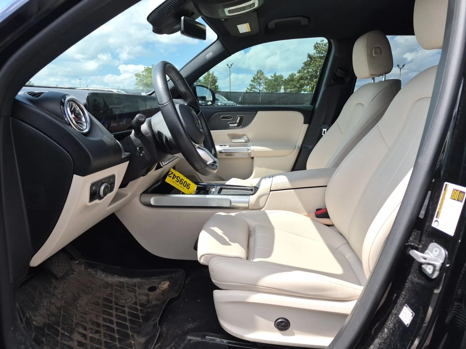 Mercedes-Benz EQB  250+ / АВТОКРЕДИТ / ЦЕНА ДО БЪЛГАРИЯ, снимка 5 - Автомобили и джипове - 56023281