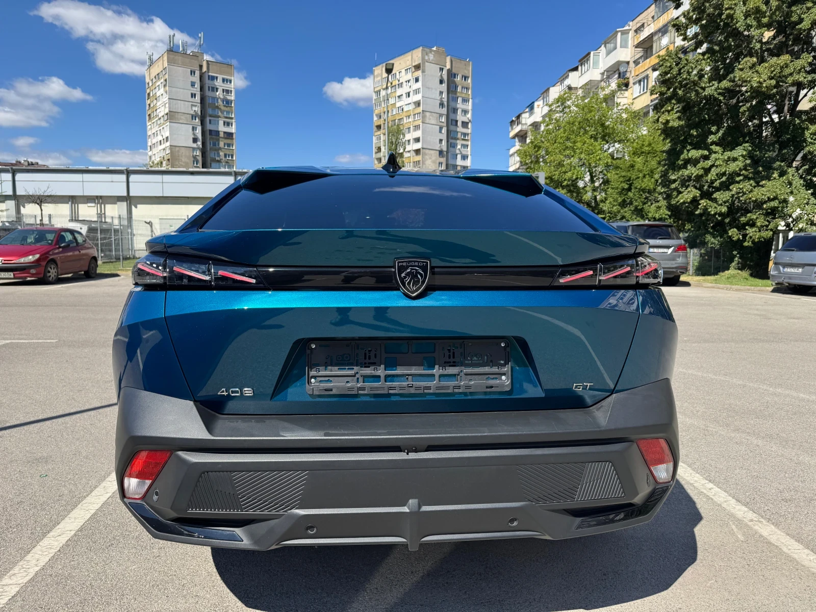 Peugeot 408 GT 1.2 - EAT8 - ГАРАНЦИЯ - MASSAGE - Distronic, снимка 4 - Автомобили и джипове - 56082725