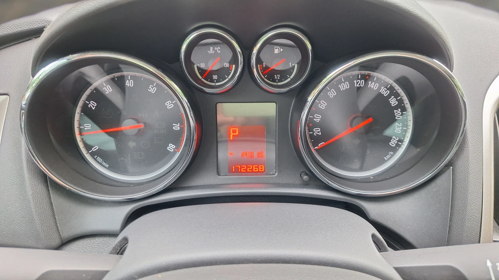 Opel Astra 1.4 Автоматик, снимка 12 - Автомобили и джипове - 56389823