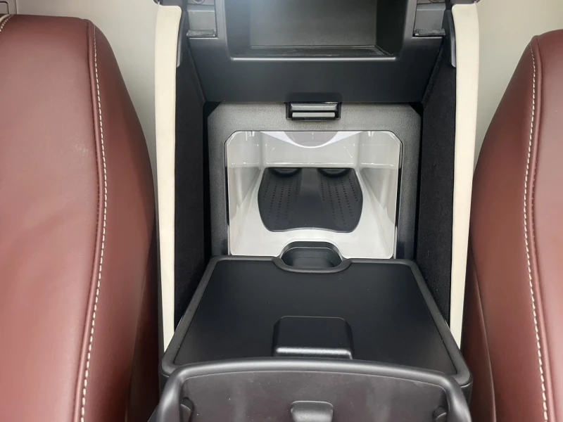 Mercedes-Benz GLS 600 Maybach 4M = MGT c.= E-ActiveBody/Extended Leather, снимка 14 - Автомобили и джипове - 41843621