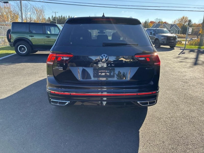 VW Tiguan Highline R-line* Fender* Пано* Обдух* Подгрев* Кам, снимка 5 - Автомобили и джипове - 52321512