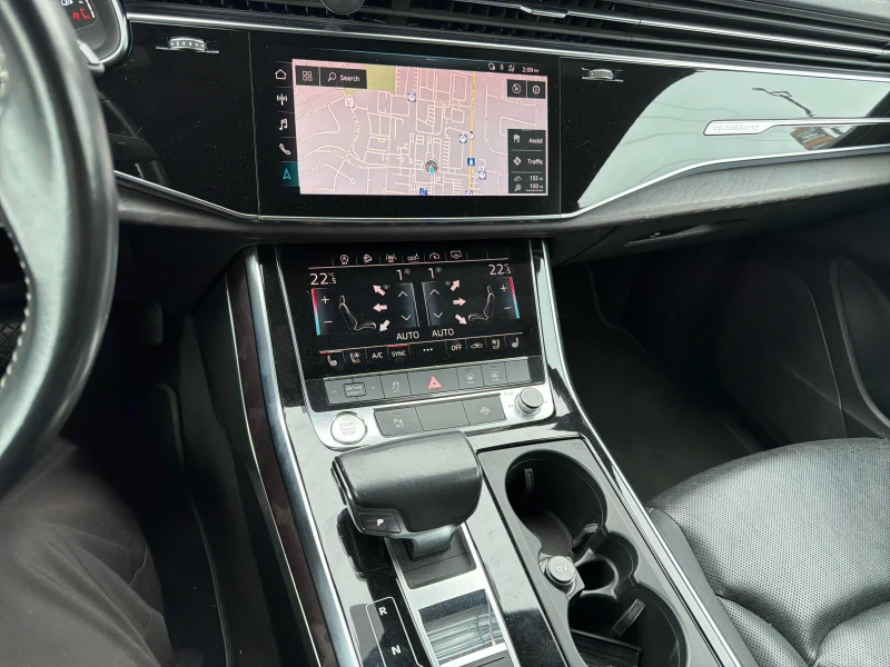 Audi Q8 3.0T* MATRIX* 360КАМЕРА* ОБДУХВАНЕ* , снимка 8 - Автомобили и джипове - 52962825