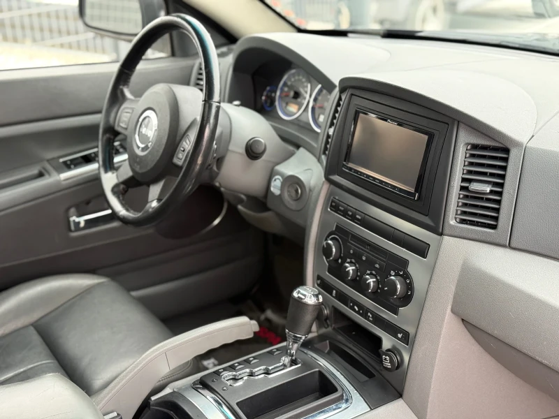 Jeep Grand cherokee 6.1* Hemi* SRT* 172.000KM* GERMANY* , снимка 15 - Автомобили и джипове - 53182832