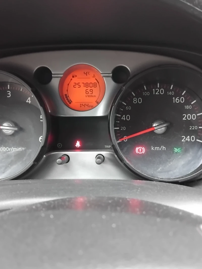 Nissan Qashqai 2.0 dci , 4x4, снимка 5 - Автомобили и джипове - 53228715