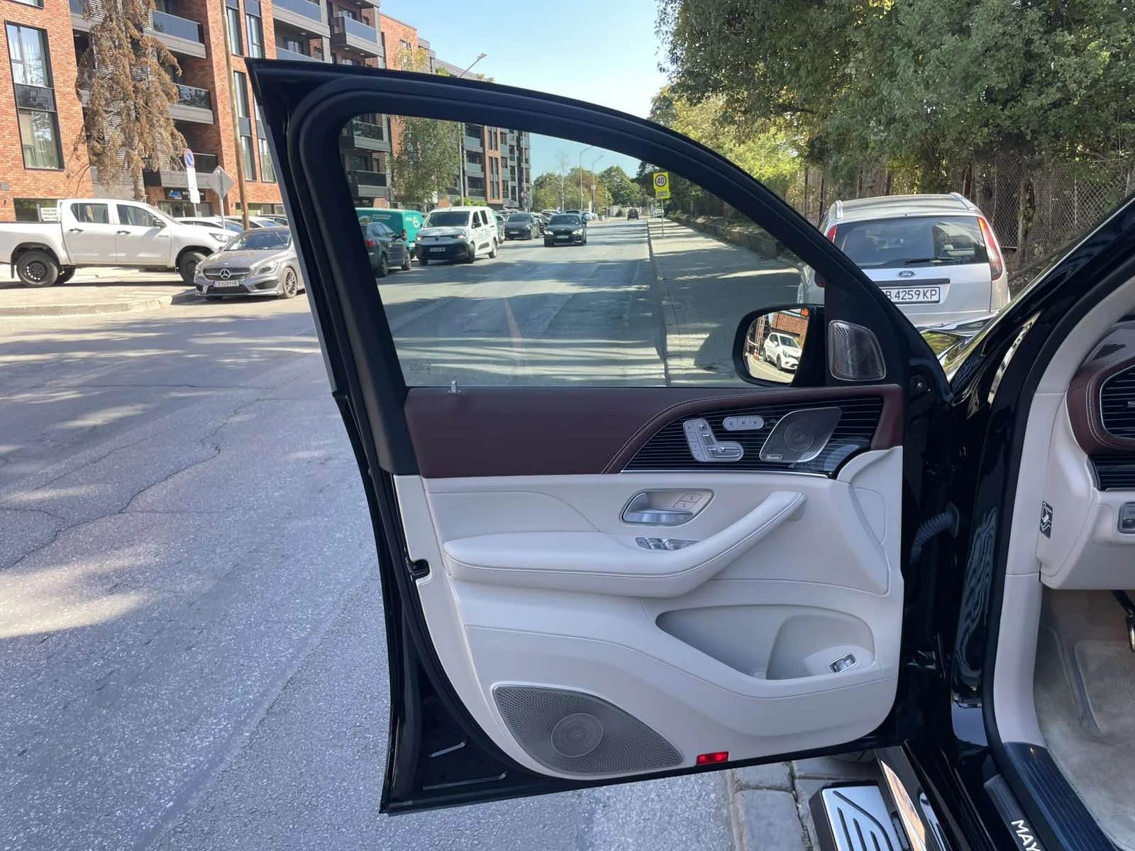 Mercedes-Benz GLS 600 Maybach 4M = MGT c.= E-ActiveBody/Extended Leather | Mobile.bg   7