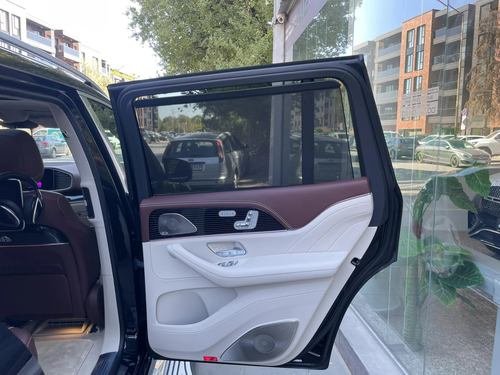 Mercedes-Benz GLS 600 Maybach 4M = MGT c.= E-ActiveBody/Extended Leather | Mobile.bg   15