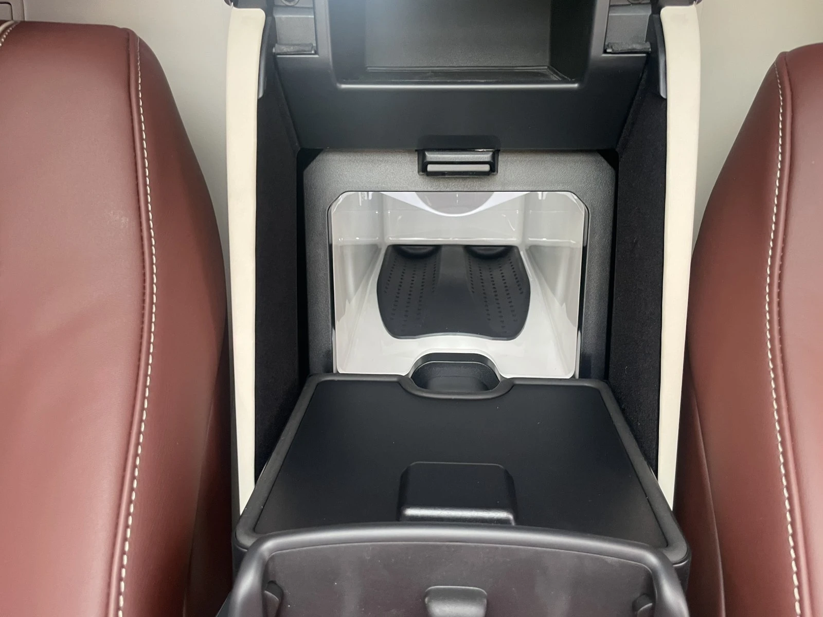 Mercedes-Benz GLS 600 Maybach 4M = MGT c.= E-ActiveBody/Extended Leather | Mobile.bg   14