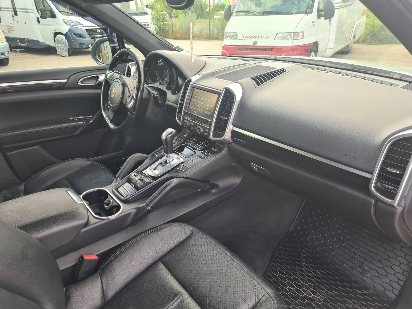 Porsche Cayenne ПАНОРАМА / BOSE / НИВО / ПОДГРЕВ - изображение 10
