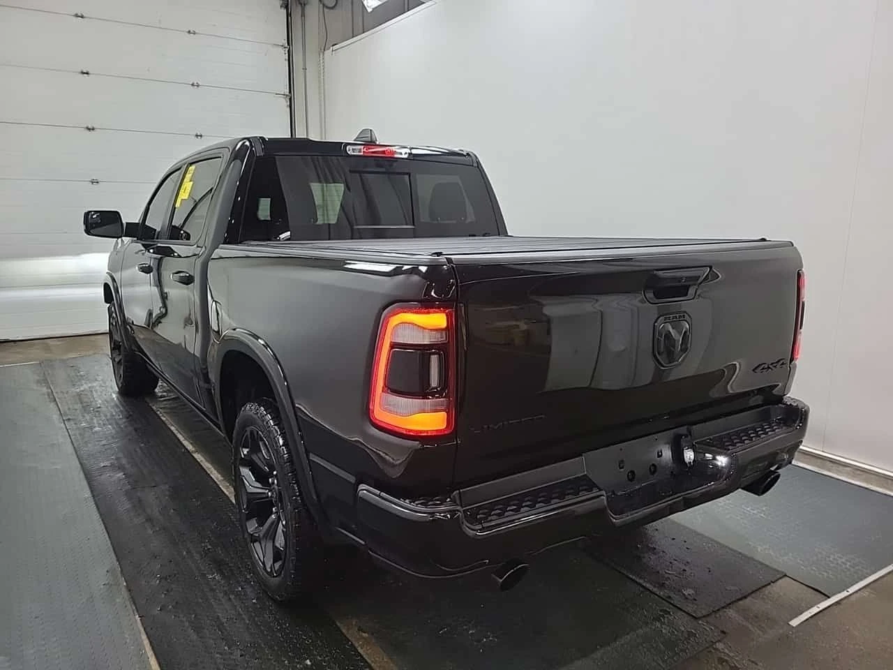 Dodge RAM 1500  Limited /ВЪЗДУХ/HARMAN KARDON / ОБДУХВАНЕ , снимка 4 - Автомобили и джипове - 54015210