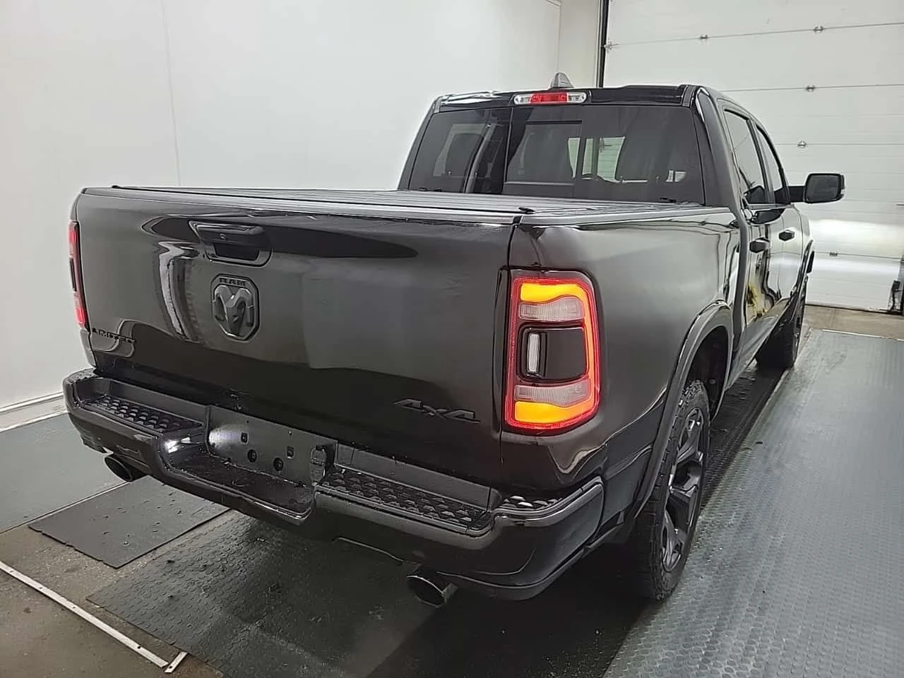 Dodge RAM 1500  Limited /ВЪЗДУХ/HARMAN KARDON / ОБДУХВАНЕ , снимка 3 - Автомобили и джипове - 54015210