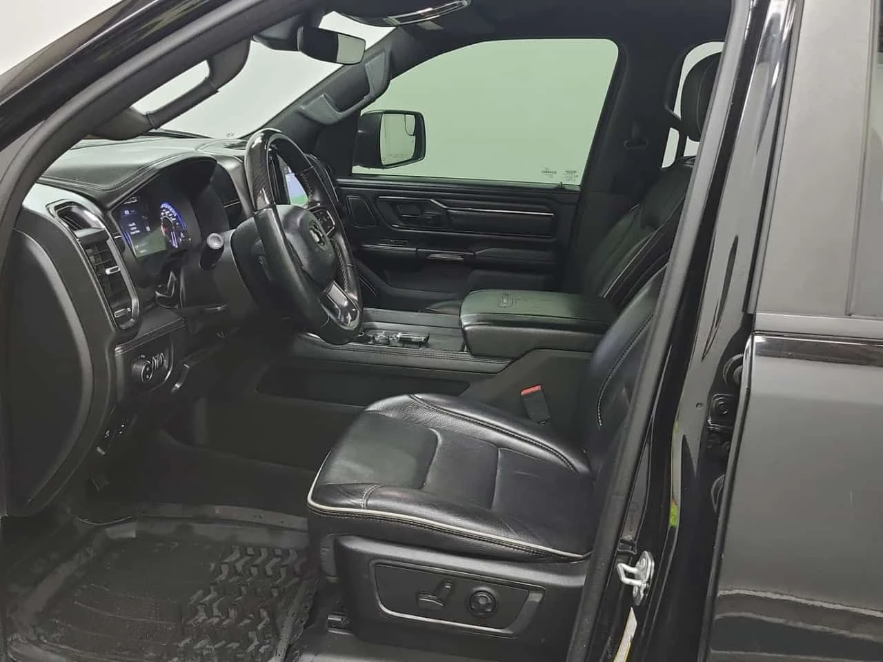 Dodge RAM 1500  Limited /ВЪЗДУХ/HARMAN KARDON / ОБДУХВАНЕ , снимка 5 - Автомобили и джипове - 54015210