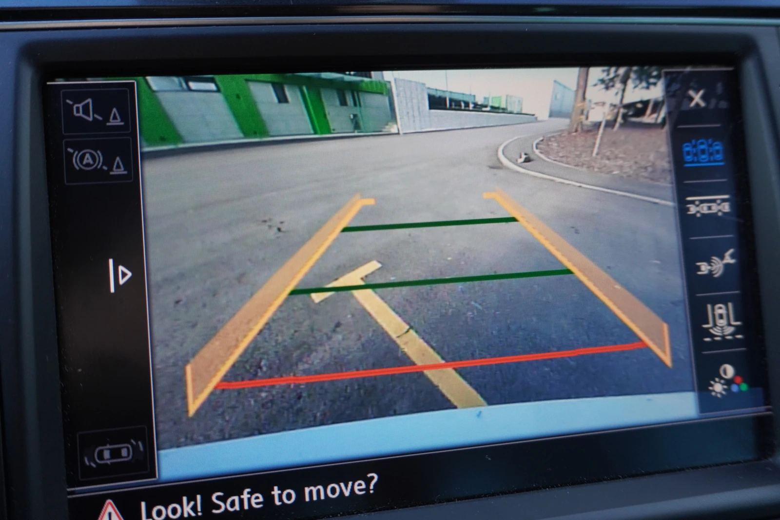 VW Tiguan 2.0TDI 4MOTION/DSG/VIRTUAL COCKPIT/MATRIX LED/PANO, снимка 17 - Автомобили и джипове - 54072552