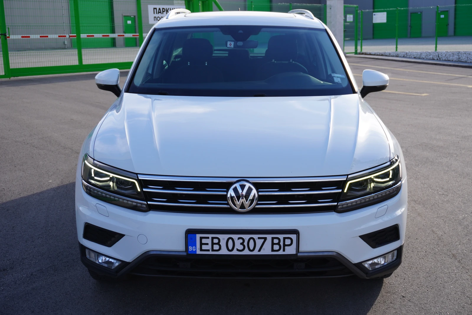 VW Tiguan 2.0TDI 4MOTION/DSG/VIRTUAL COCKPIT/MATRIX LED/PANO, снимка 8 - Автомобили и джипове - 54072552