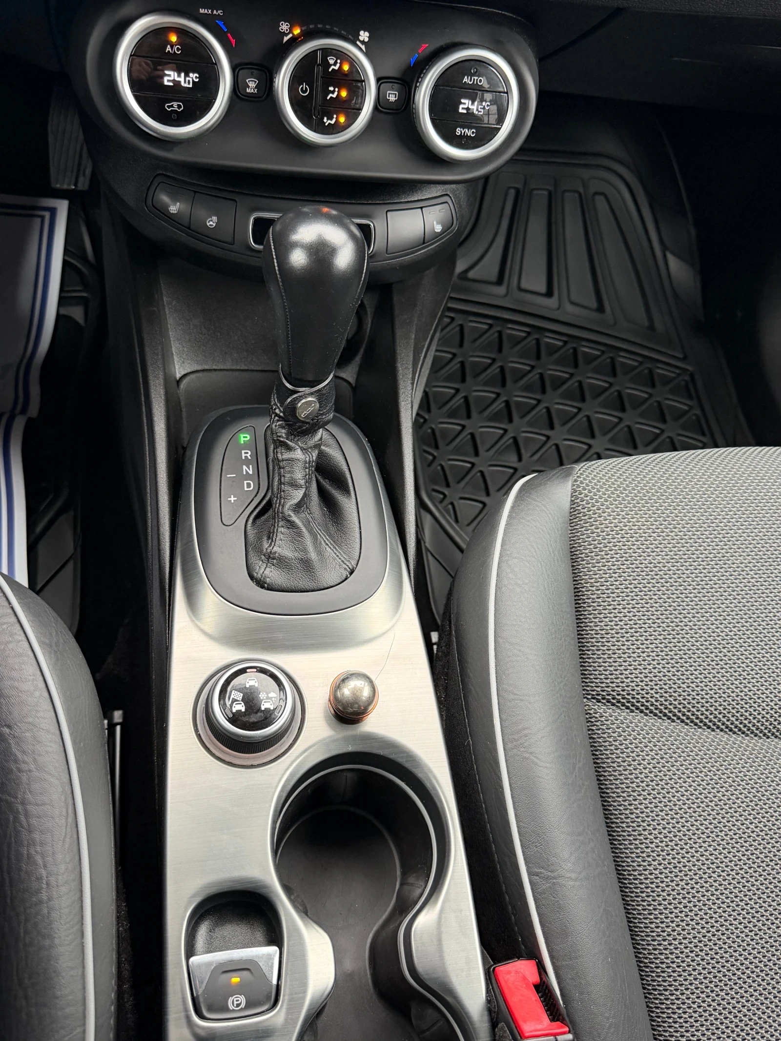 Fiat 500X 4x4 / Автомат / Бензин /, снимка 15 - Автомобили и джипове - 54210873