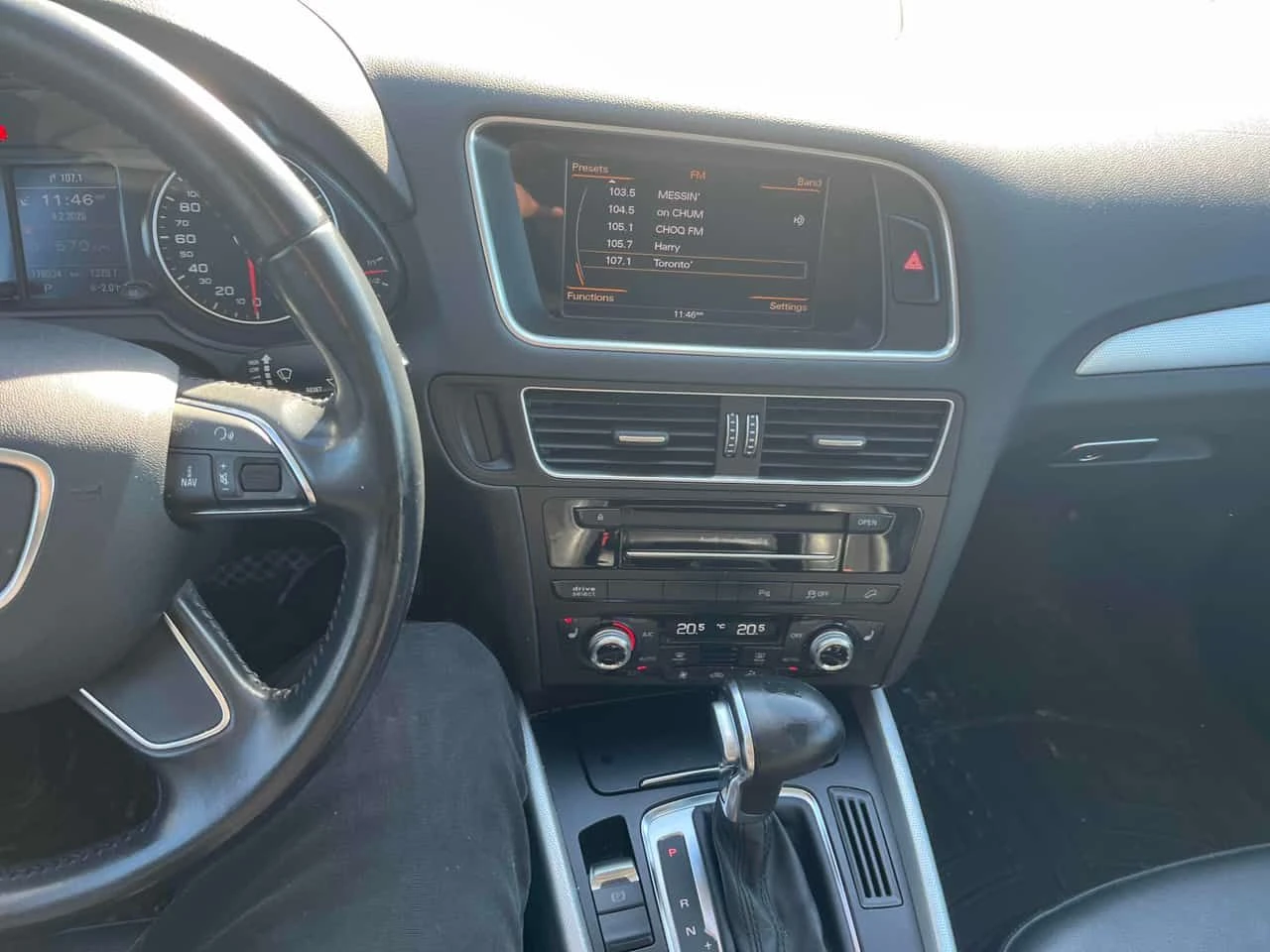 Audi Q5 2.0T Technik/CARFAX/Подгрев/Панорама/Клип, снимка 9 - Автомобили и джипове - 54360979