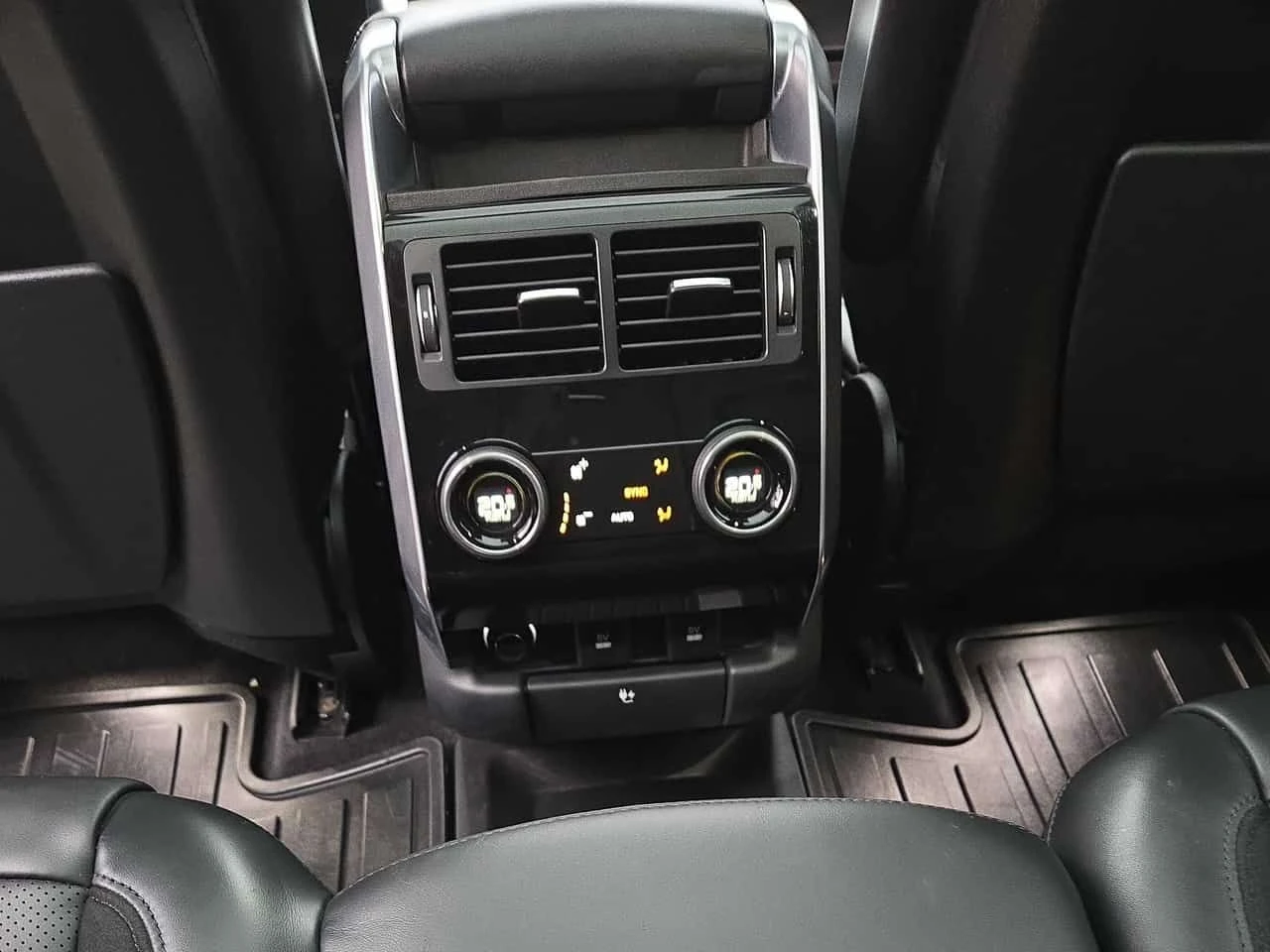 Land Rover Range Rover Sport * HST * CARFAX * 2 KЛЮЧА * ПОДГРЕВИ * ПАНО, снимка 16 - Автомобили и джипове - 54641233
