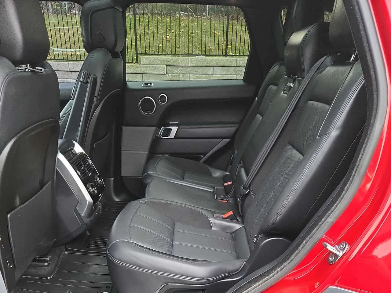 Land Rover Range Rover Sport * HST * CARFAX * 2 KЛЮЧА * ПОДГРЕВИ * ПАНО, снимка 15 - Автомобили и джипове - 54641233