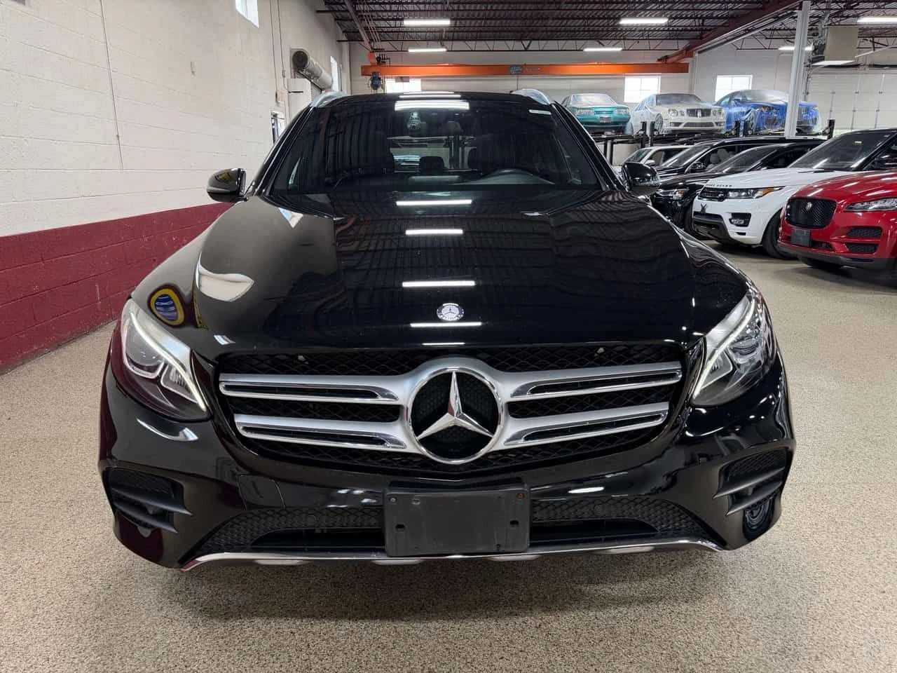Mercedes-Benz GLC 300 * AMG PACK * CARFAX * ФИКСИРАНА ЦЕНА ДО БГ * , снимка 8 - Автомобили и джипове - 55204697