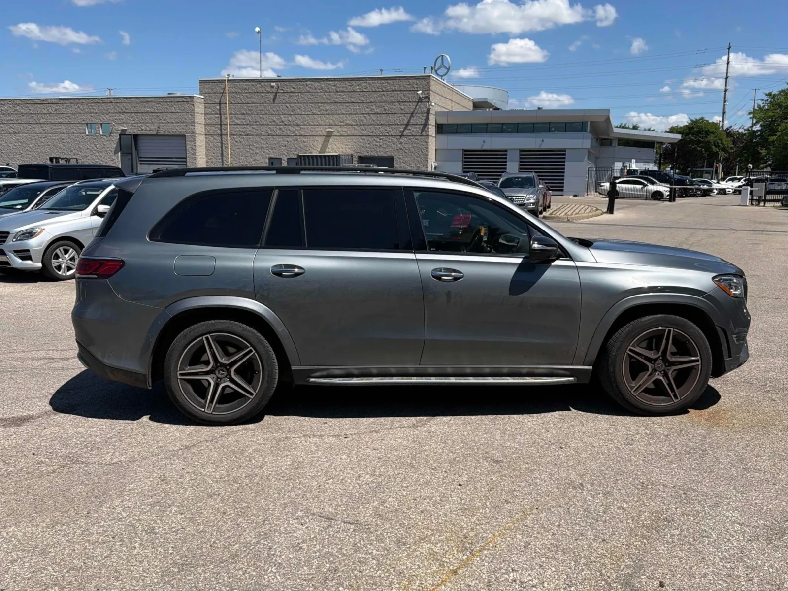Mercedes-Benz GLS 450 * CARFAX * ГЛАВНО ПРЕДСТАВИТЕЛСТВО НА MERCEDES, снимка 3 - Автомобили и джипове - 55481696