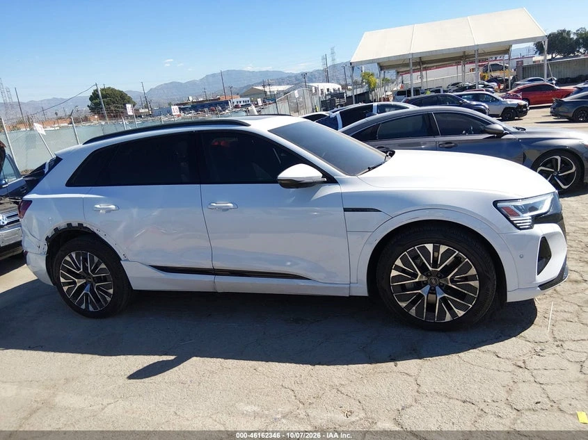 Audi Q8 E-Tron Premium Plus Quattro, снимка 13 - Автомобили и джипове - 56618888